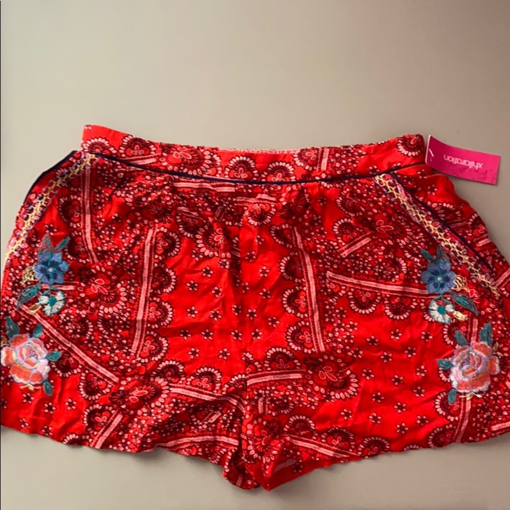 Bandana pattern shorts